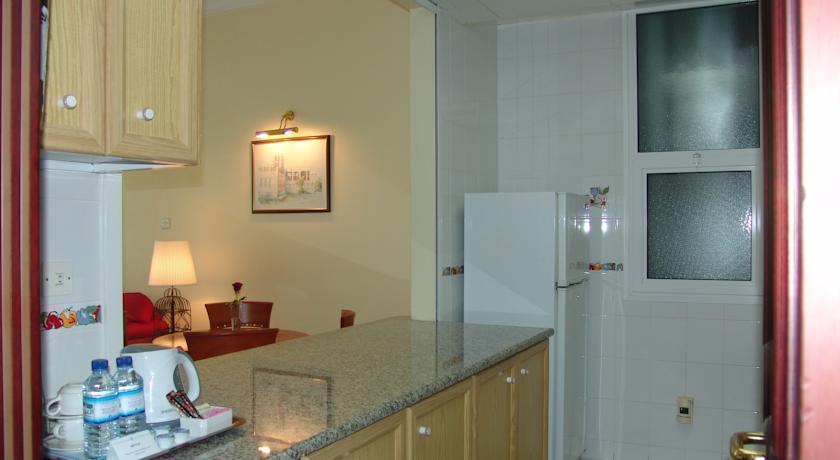 Al Diar Palm Hotel Apartments Абу Даби Екстериор снимка